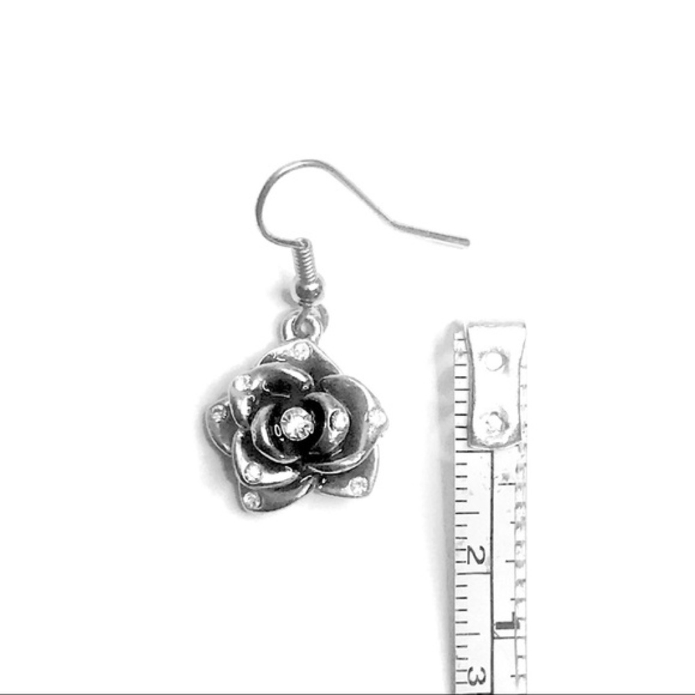 Rose & crystal earrings - Picture 3 of 7